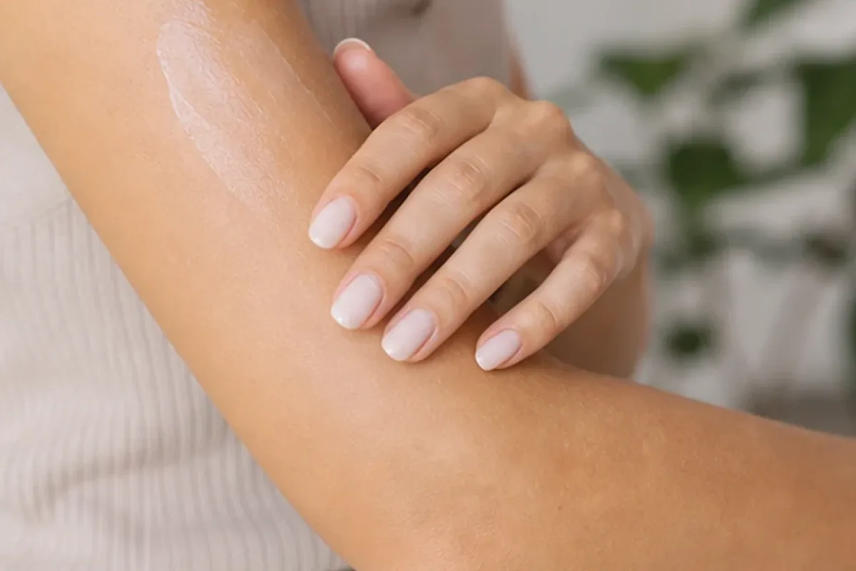 Authentische Beauty-Routine passend zum Thema Gesichtsrasierer für die Bikinizone