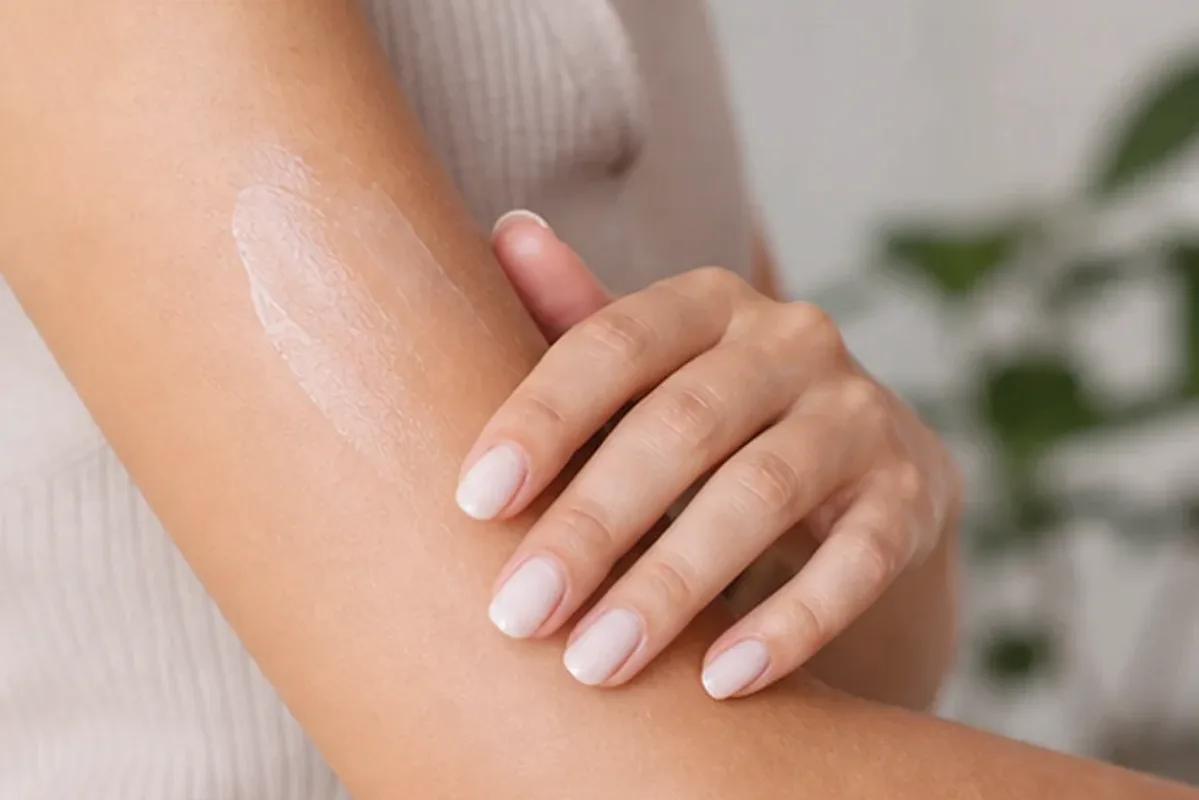 Redaktioneller Beauty-Moment zur Ausgangslage bei Sugaring-Paste für eine schnelle Anwendung