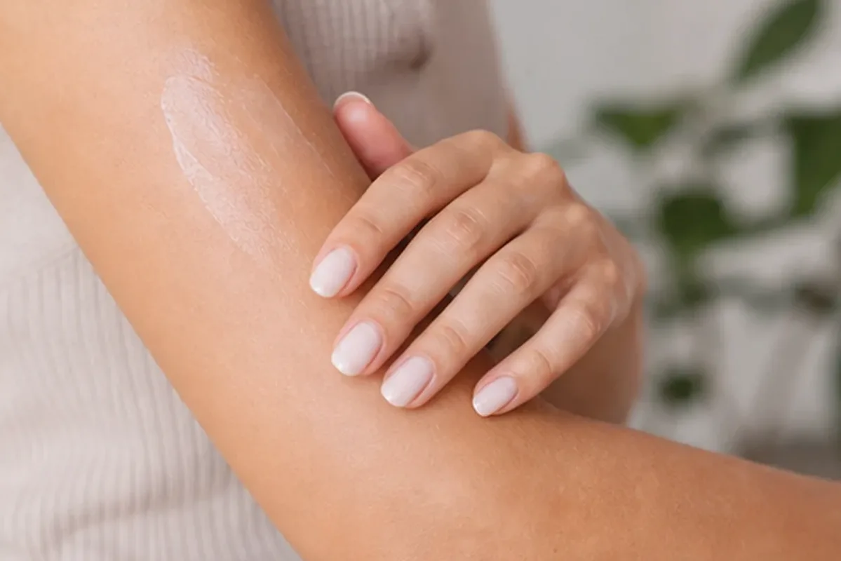Redaktionelle Detailaufnahme zur Orientierung bei After-Shave-Pflege für die Bikinizone
