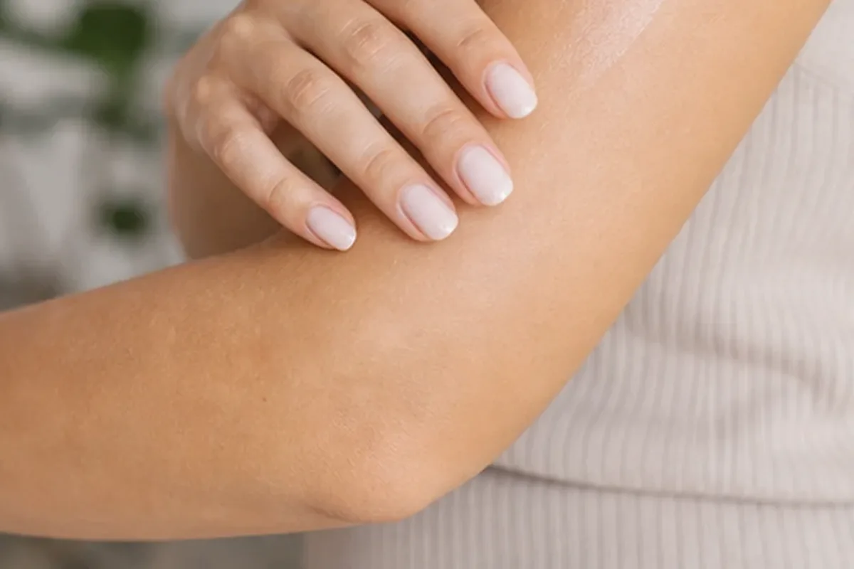 Hochwertige Beauty-Inszenierung zu Auswahlkriterien für Body Butter für trockene Haut