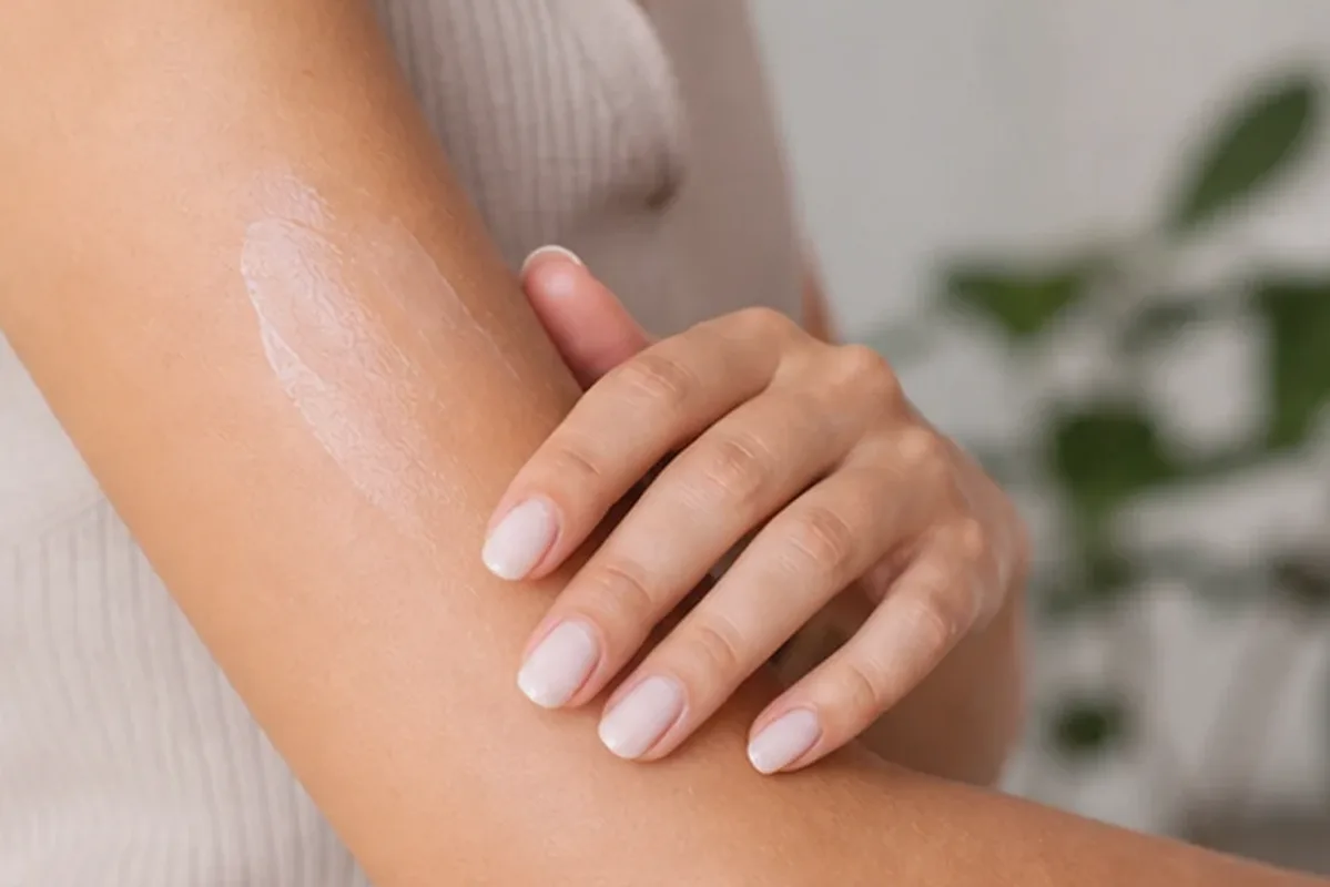 Authentische Beauty-Routine passend zum Thema Rasiergel für dunkle Haare