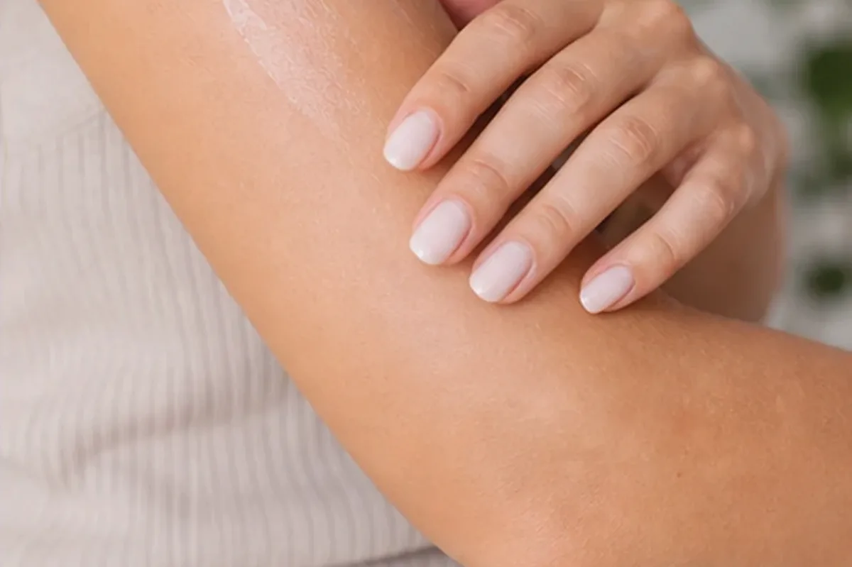 Redaktionelle Detailaufnahme zur Orientierung bei Bikinizonen-Trimmer für langanhaltende Glätte