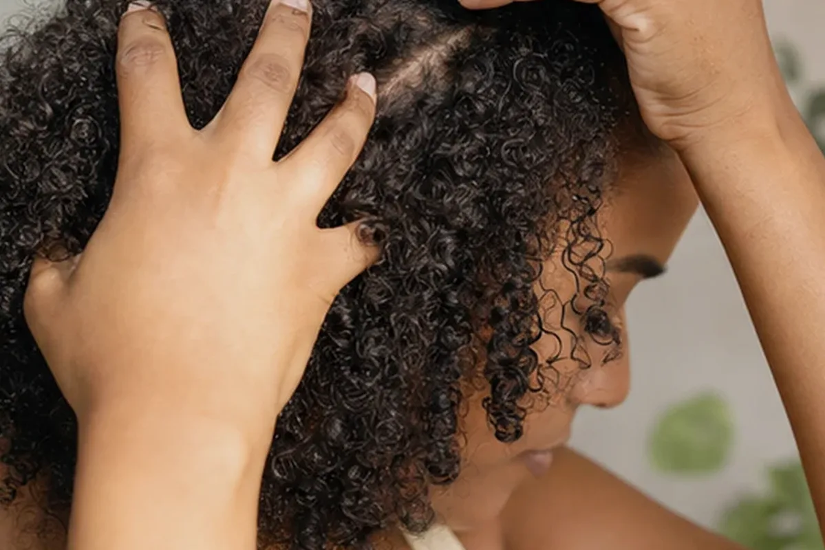 Authentische Beauty-Routine passend zum Thema Haarpflege: Alternativen vergleichen und passend entscheiden