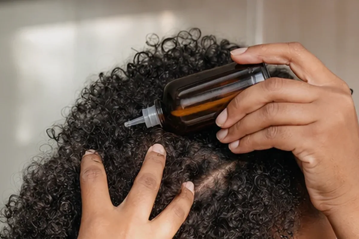 Authentische Beauty-Routine passend zum Thema Haaröl für feines Haar