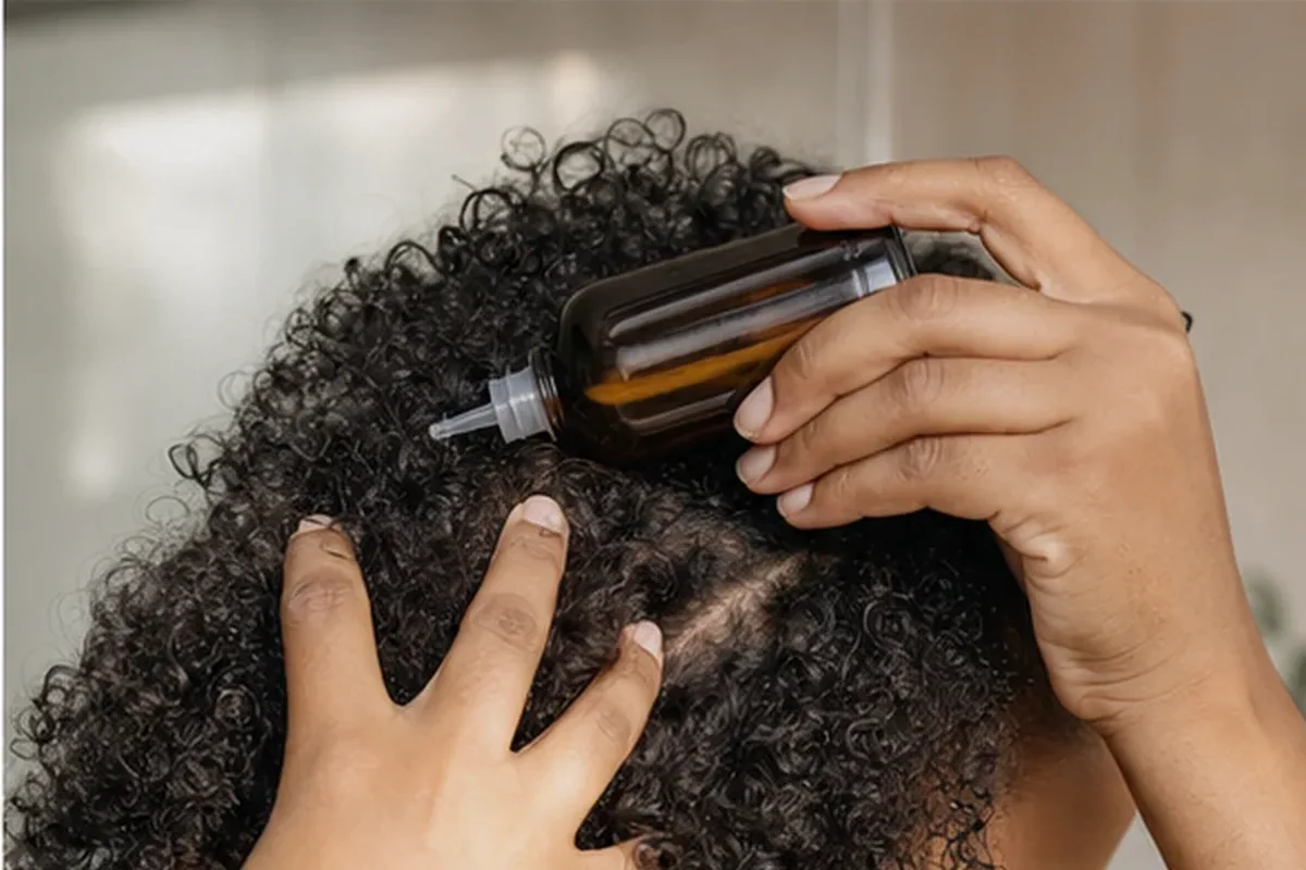 Redaktioneller Beauty-Moment zur Ausgangslage bei Leave-in-Pflege für feines Haar