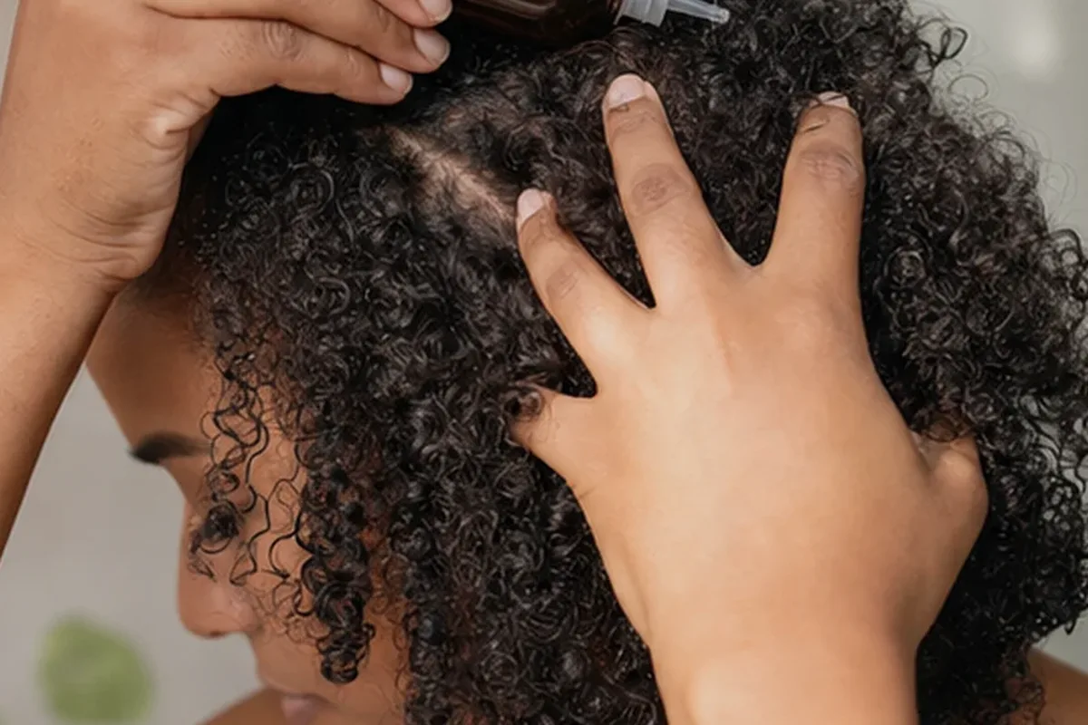 Redaktionelle Detailaufnahme zur Orientierung bei Haartrockner für trockenes Haar