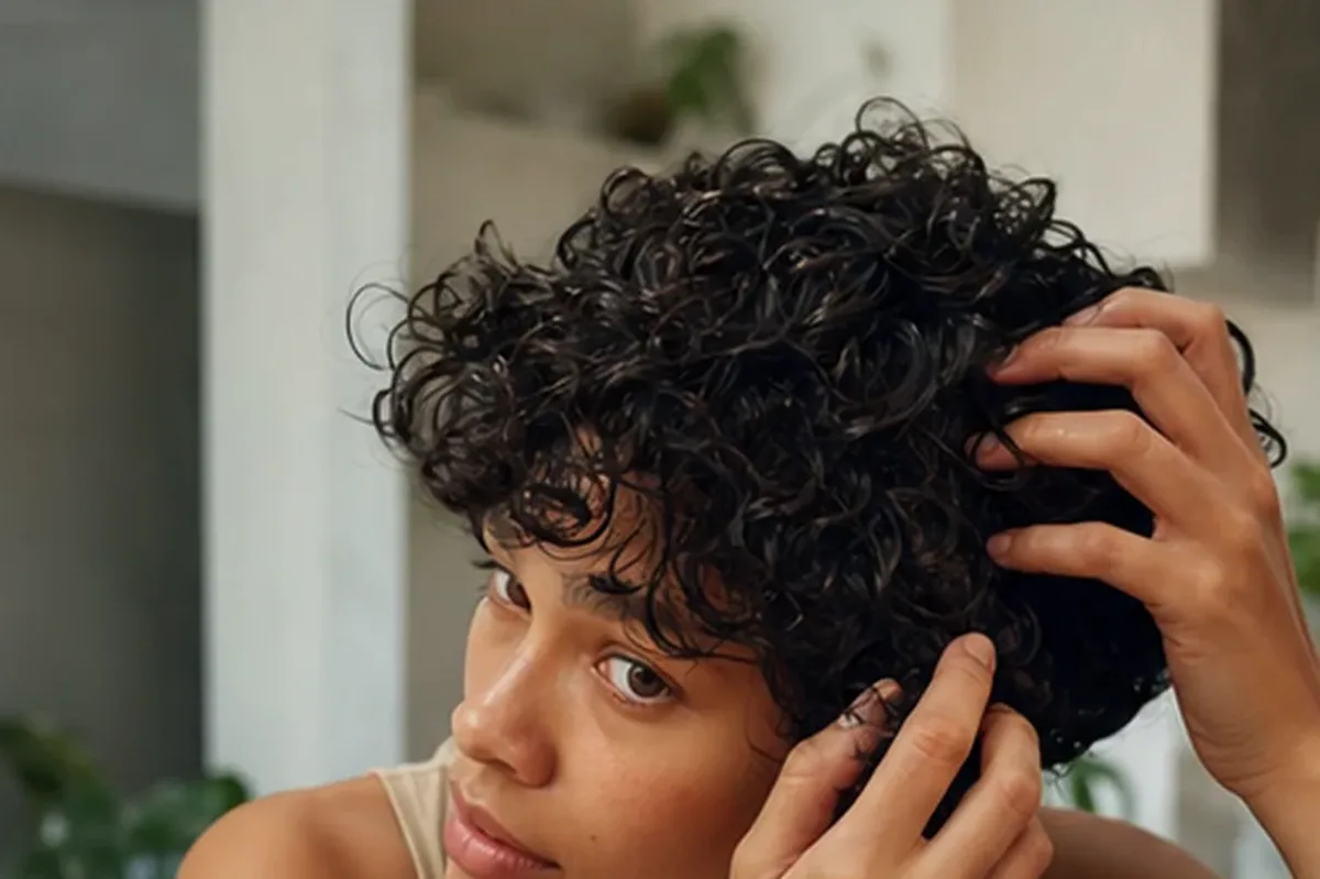 Redaktioneller Beauty-Moment zur Ausgangslage bei Hitzeschutz für feines Haar
