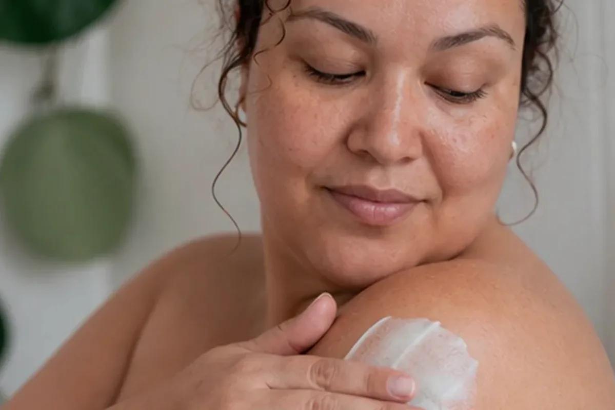 Authentische Beauty-Routine passend zum Thema Duschgel bei starkem Schwitzen