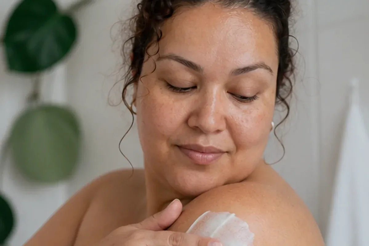 Authentische Beauty-Routine passend zum Thema Hornhautpflege für empfindliche Haut