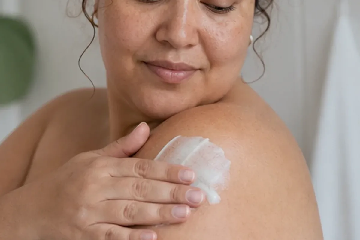 Hochwertige Beauty-Inszenierung zu Auswahlkriterien für Augenbrauen-Trimmer für eine schnelle Anwendung