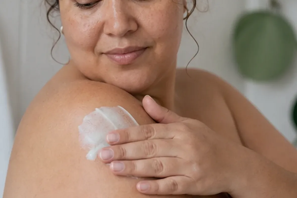 Authentische Beauty-Routine passend zum Thema Hornhautpflege für empfindliche Haut