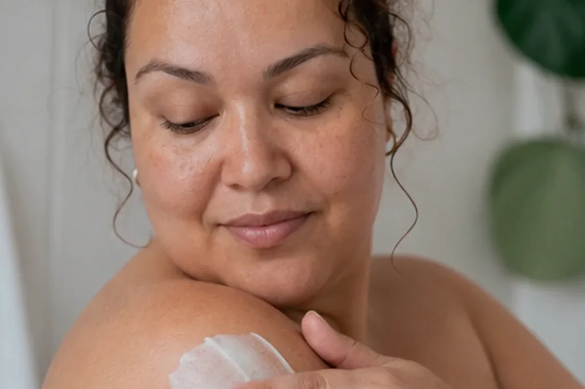 Hochwertige Beauty-Inszenierung zu Auswahlkriterien für Waxing-Set für langanhaltende Glätte