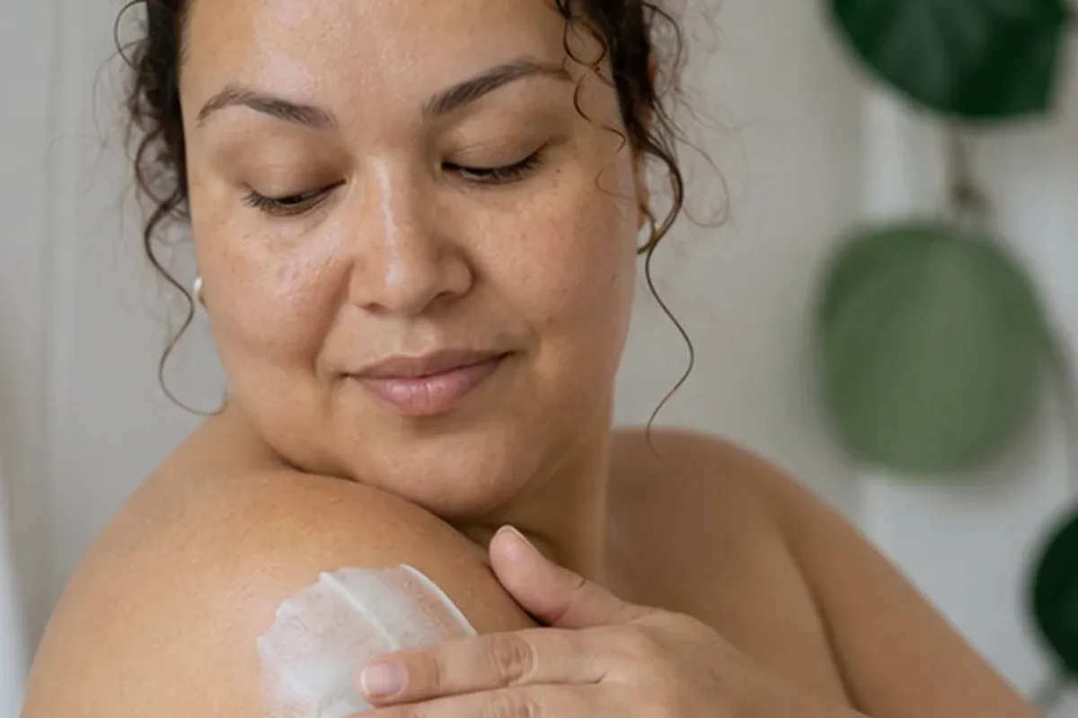 Hochwertige Beauty-Inszenierung zu Auswahlkriterien für Rasiergel bei Rasurbrand