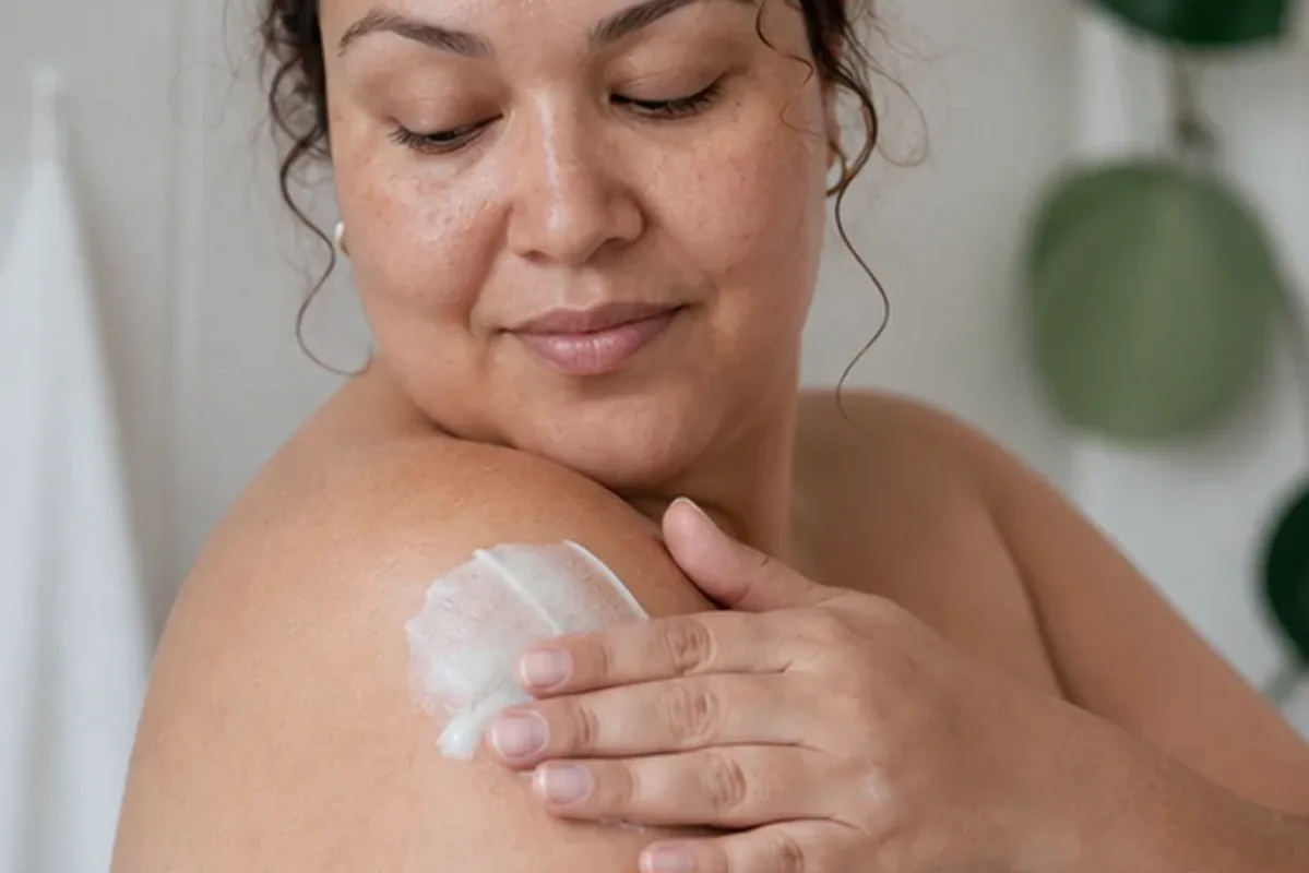 Authentische Beauty-Routine passend zum Thema Körperpeeling für raue Haut