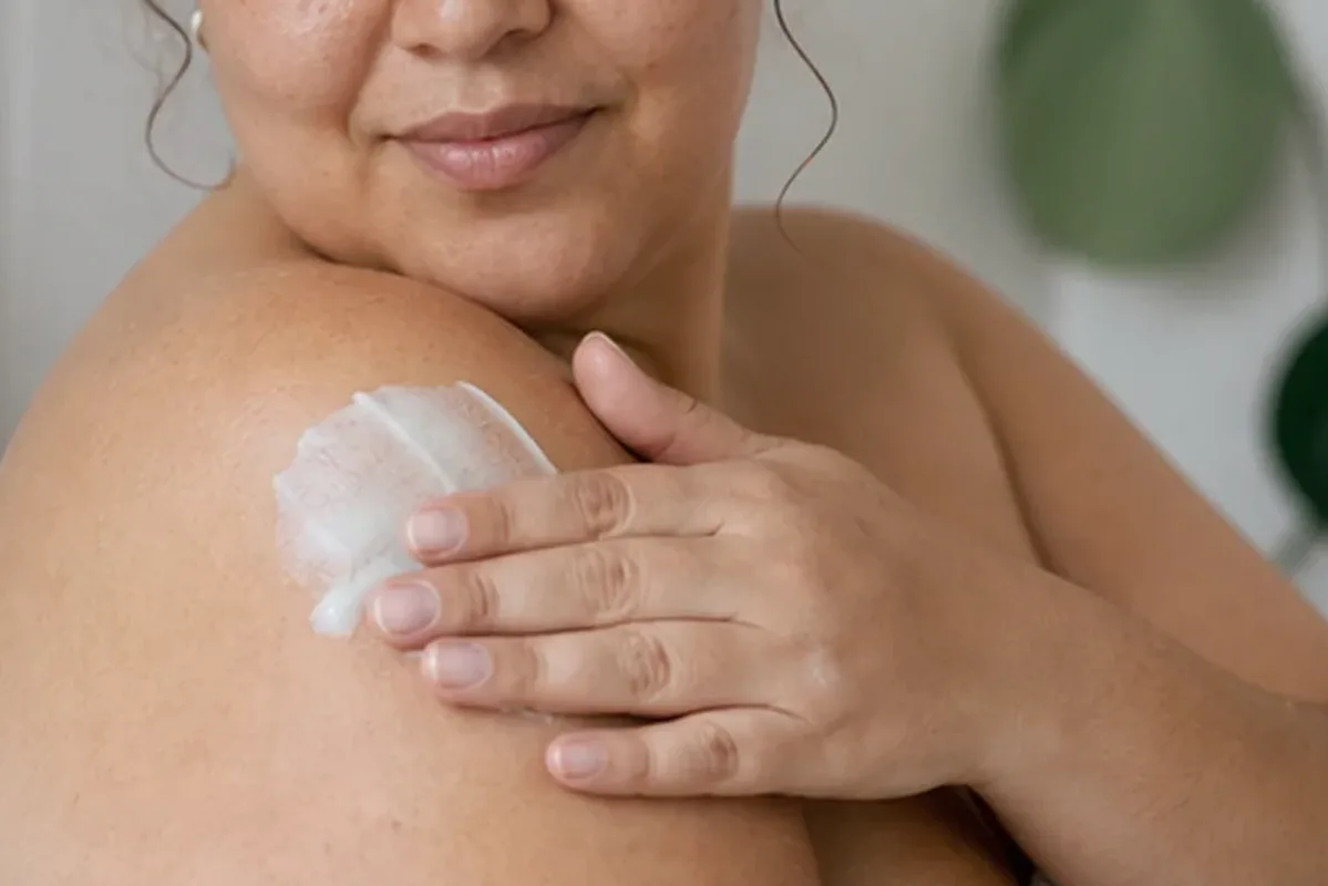 Authentischer Wohlfühlmoment passend zum Beauty-Thema Fußcreme für empfindliche Haut