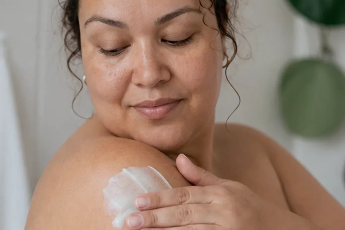 Redaktionelle Detailaufnahme zur Orientierung bei IPL-Gerät für dunkle Haare