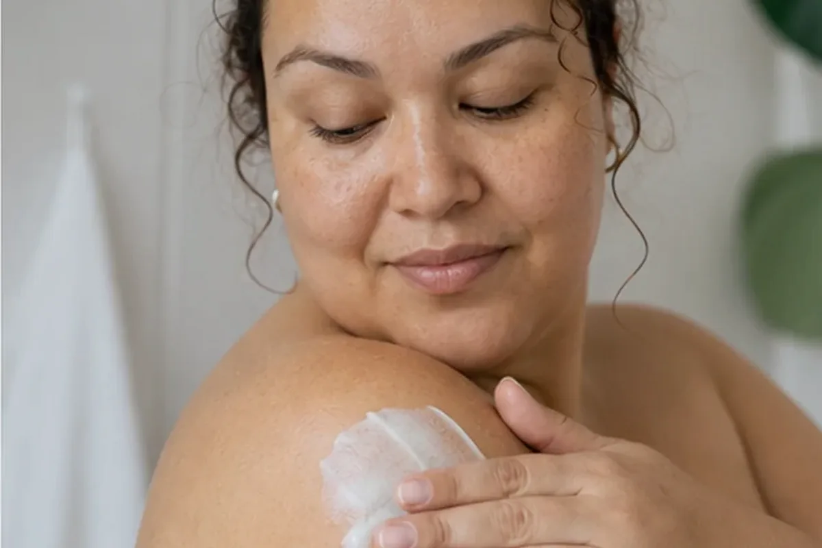 Redaktioneller Beauty-Moment zur Ausgangslage bei Rasiergel für feine Haare