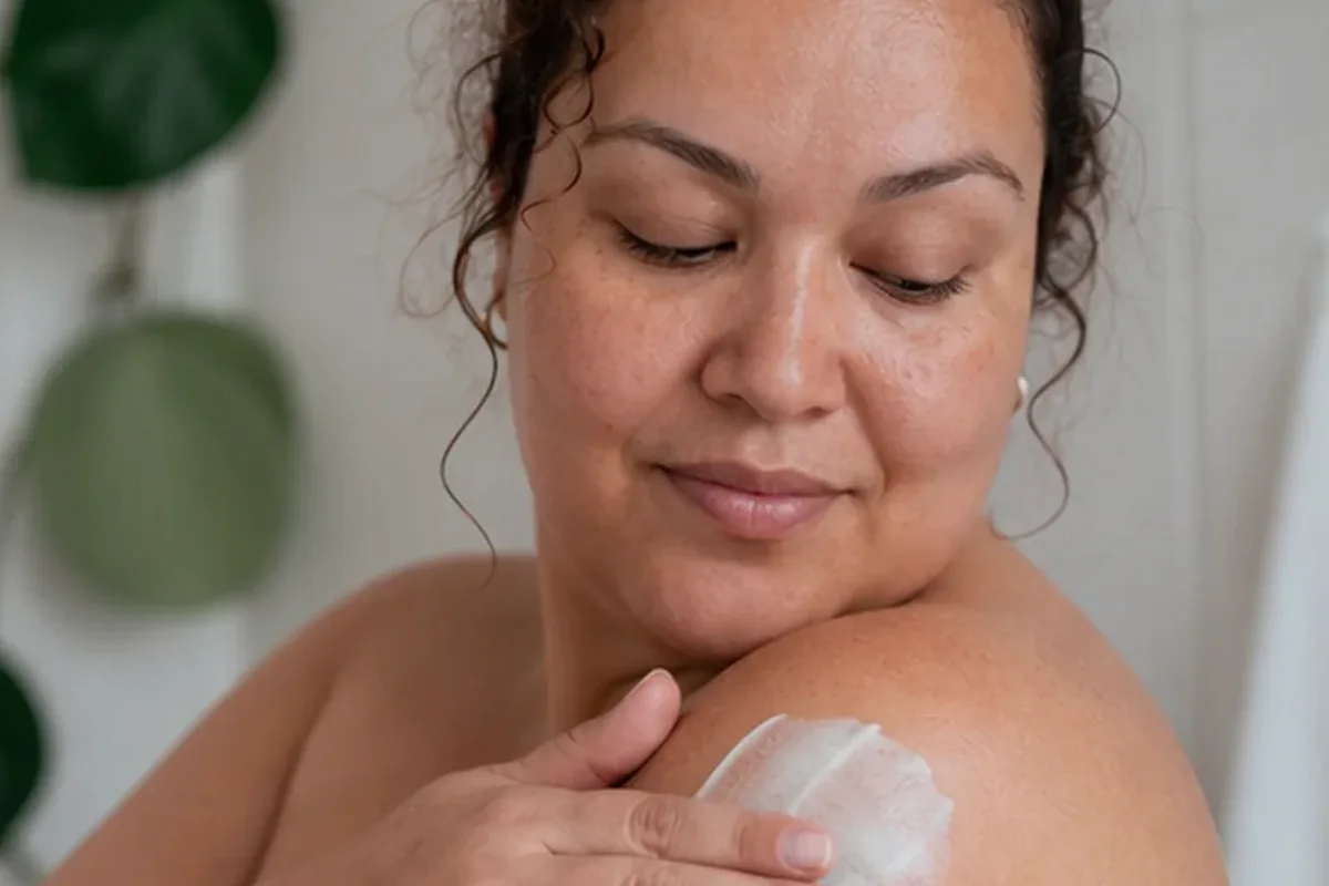 Authentische Beauty-Routine passend zum Thema Body Butter bei brüchigen Nägeln