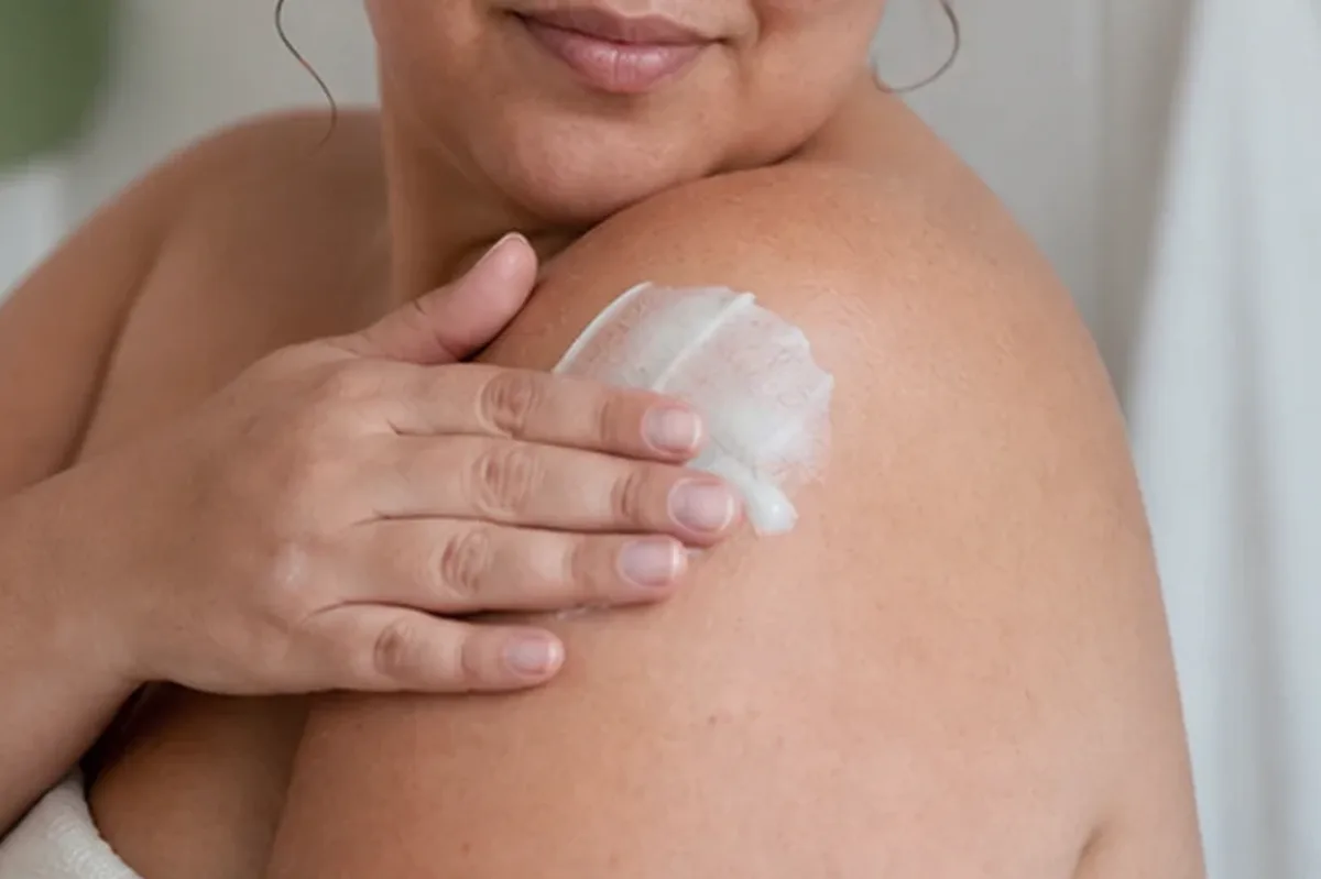 Authentische Beauty-Routine passend zum Thema Körperöl für empfindliche Haut