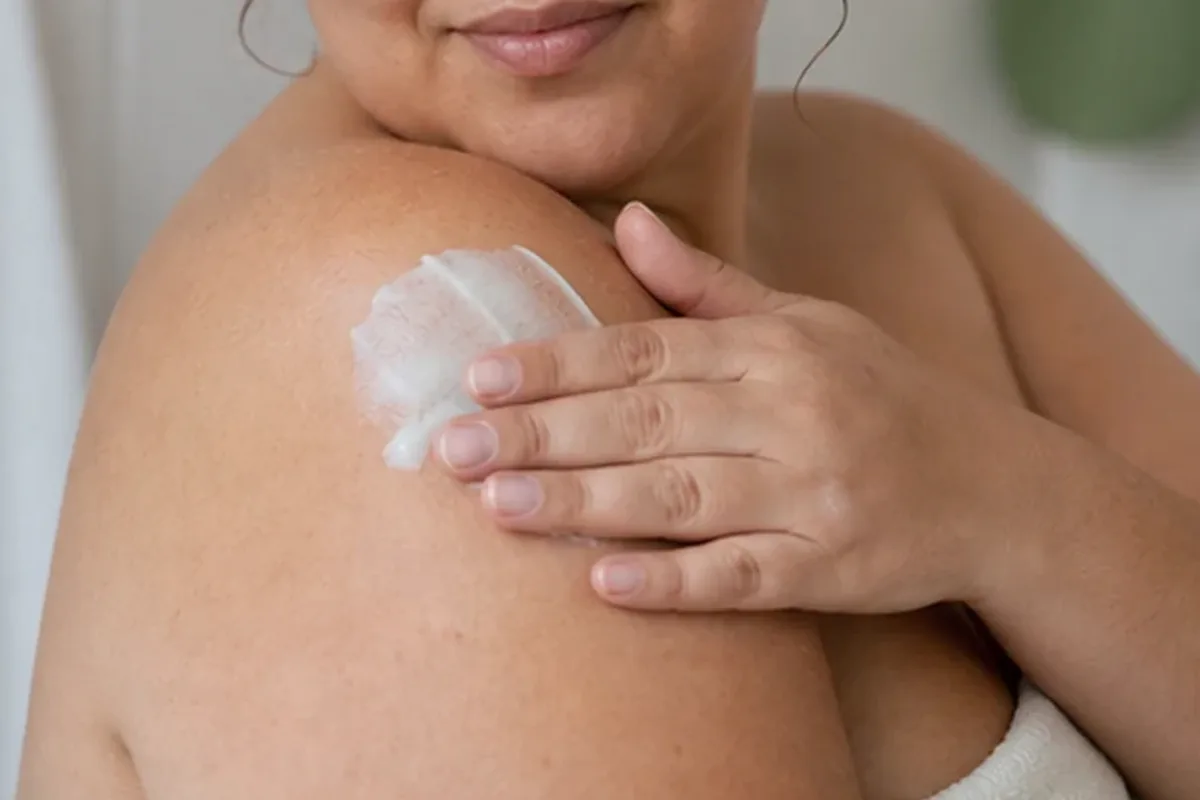 Authentische Beauty-Routine passend zum Thema Enthaarungscreme für die Bikinizone