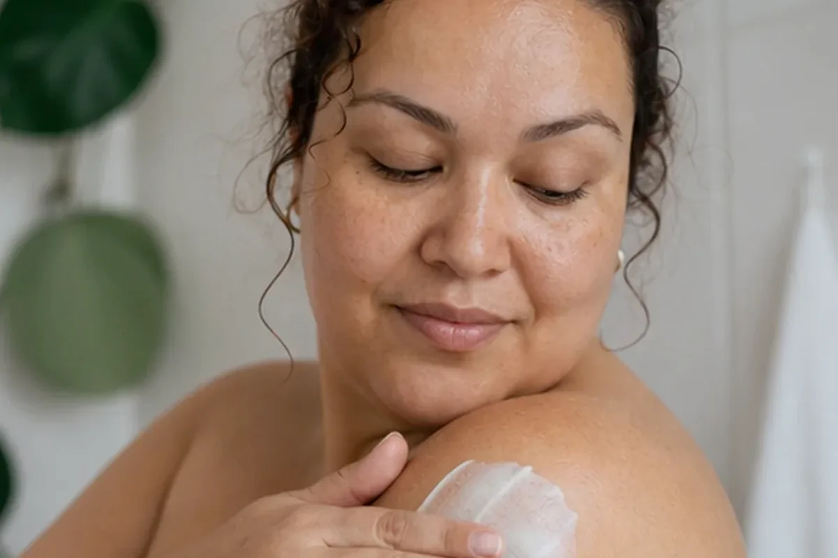 Redaktioneller Beauty-Moment zur Ausgangslage bei Gesichtsrasierer bei Rasurbrand