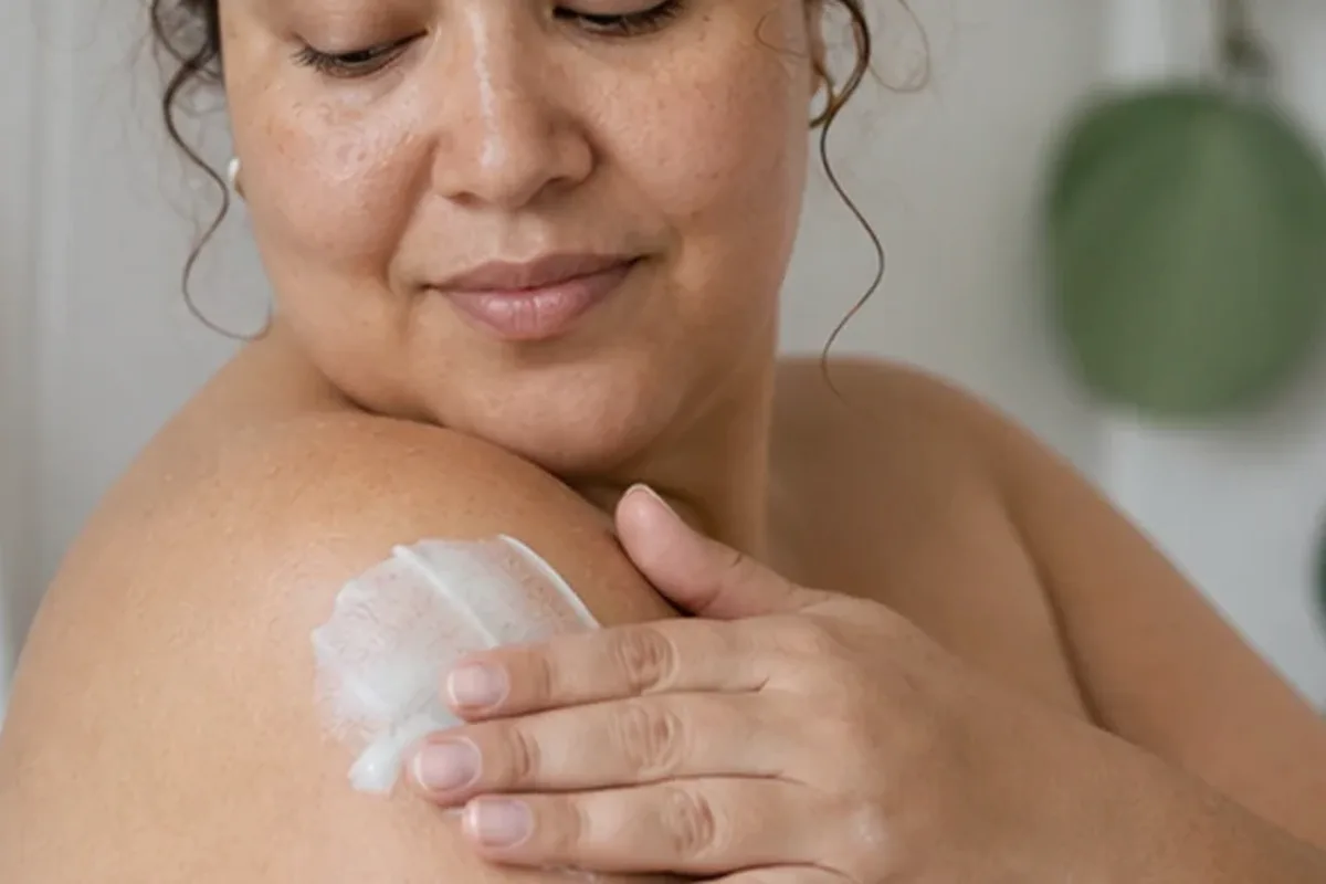Redaktioneller Beauty-Moment zur Ausgangslage bei Sugaring-Paste bei Rasurbrand