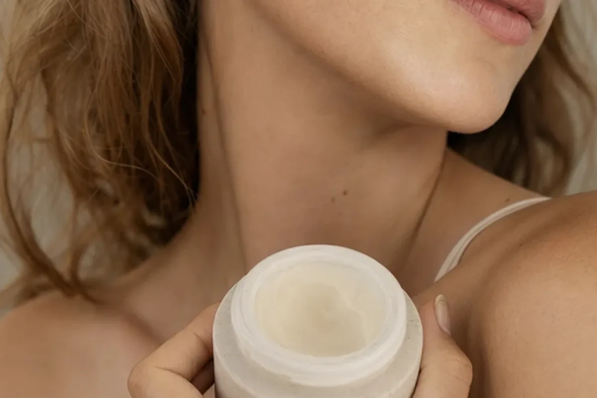 Hochwertige Beauty-Inszenierung zu Auswahlkriterien für Rasierhobel für trockene Haut