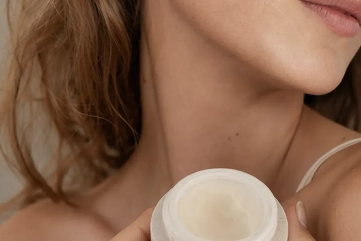 Hochwertige Beauty-Inszenierung zu Auswahlkriterien für Foundation für trockene Haut