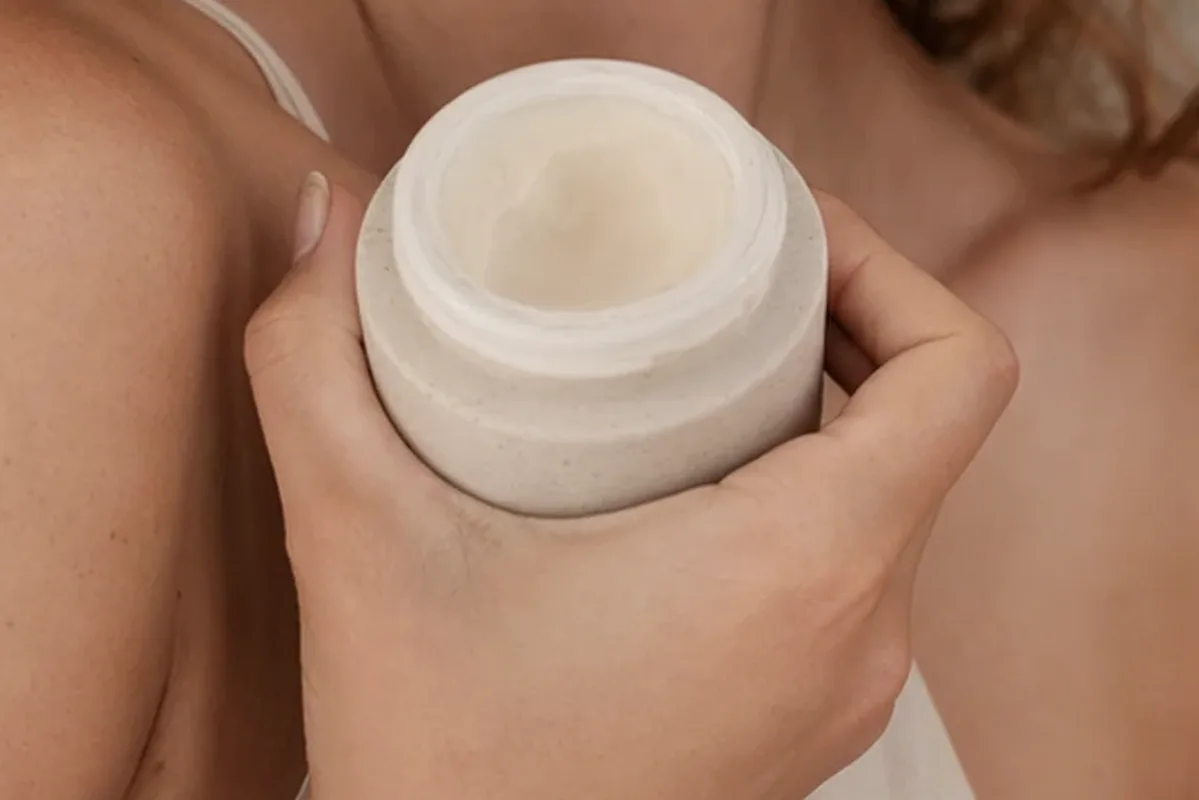 Hochwertige Beauty-Inszenierung zu Auswahlkriterien für Skin Tint für empfindliche Haut