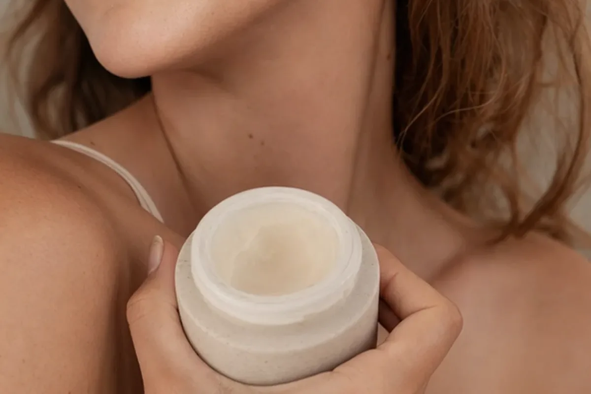 Hochwertige Beauty-Inszenierung zu Auswahlkriterien für Chemisches Peeling für trockene Haut