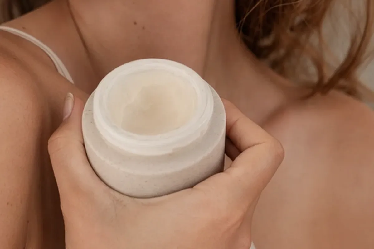 Hochwertige Beauty-Inszenierung zu Auswahlkriterien für Highlighter für reife Haut