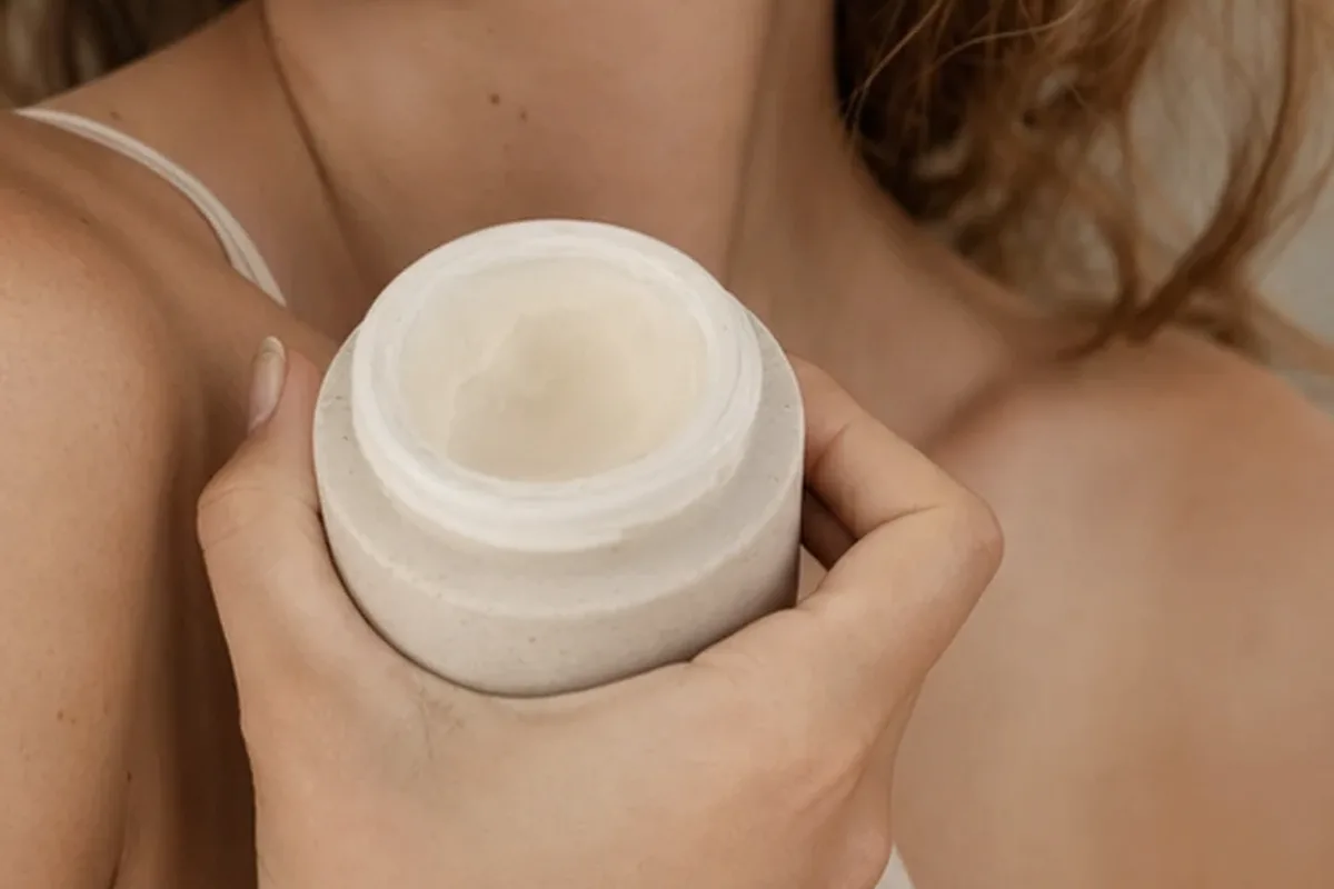 Redaktionelle Detailaufnahme zur Orientierung bei Setting Spray für empfindliche Haut
