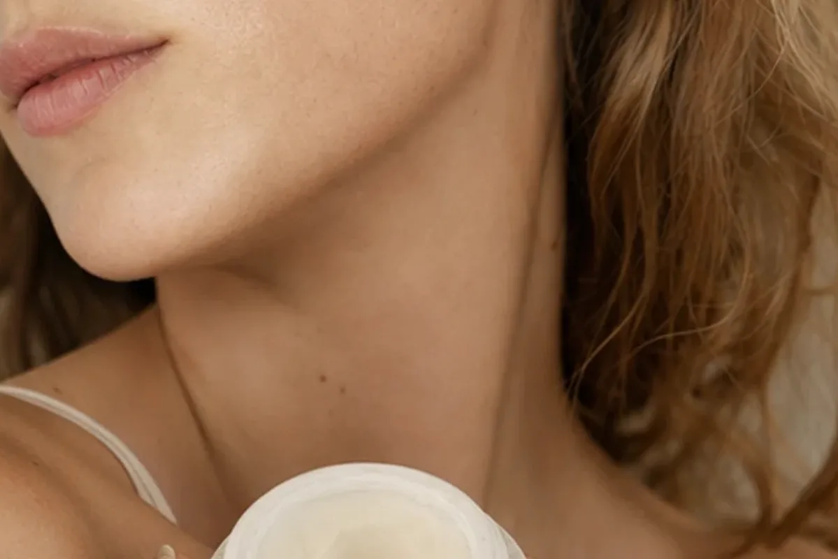 Hochwertige Beauty-Inszenierung zu Auswahlkriterien für Setting Spray für empfindliche Haut