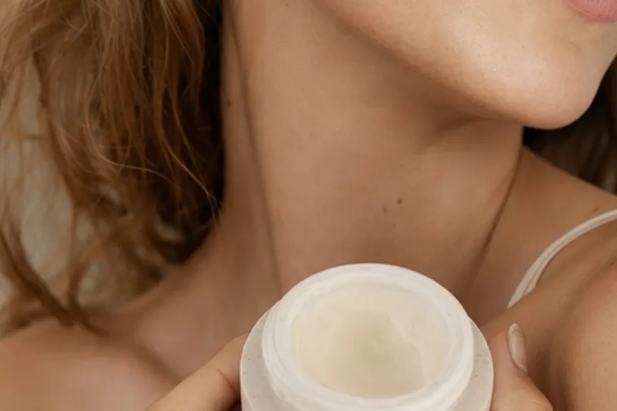 Hochwertige Beauty-Inszenierung zu Auswahlkriterien für Chemisches Peeling für trockene Haut