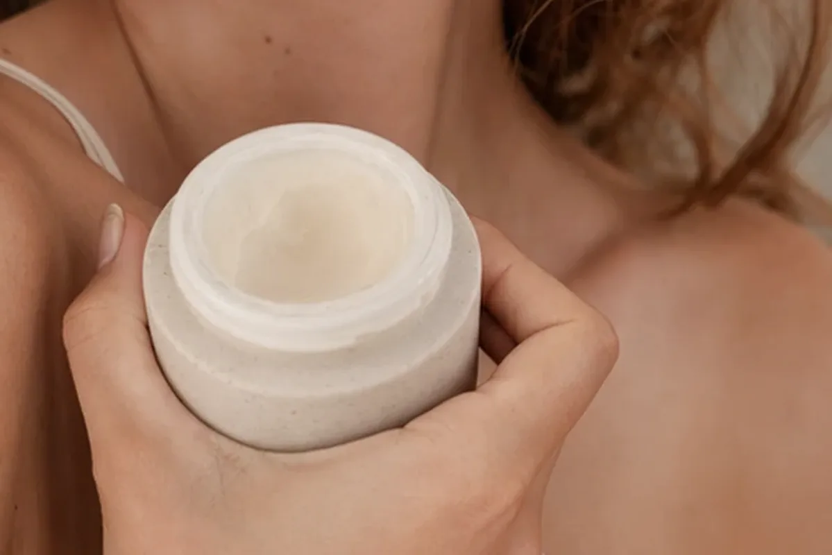 Hochwertige Beauty-Inszenierung zu Auswahlkriterien für Rouge für langen Halt