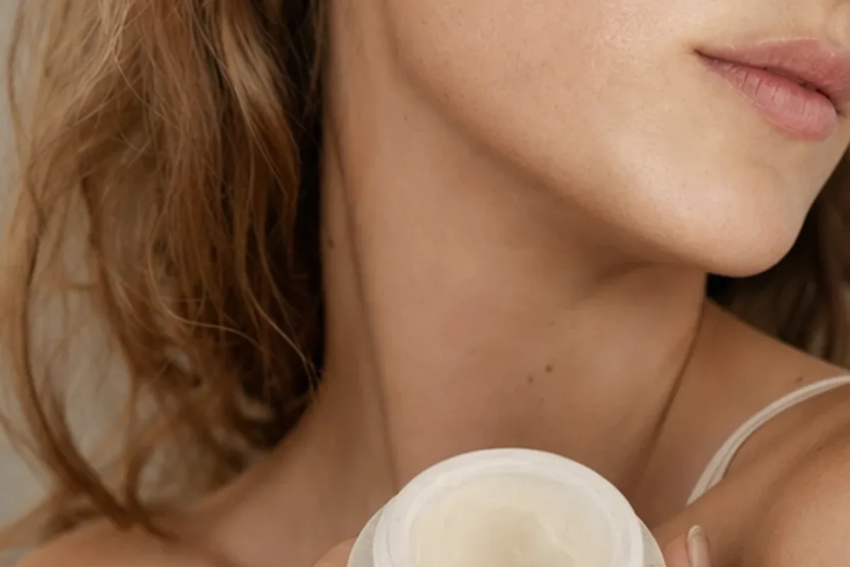 Redaktionelle Detailaufnahme zur Orientierung bei Highlighter für ölige Haut