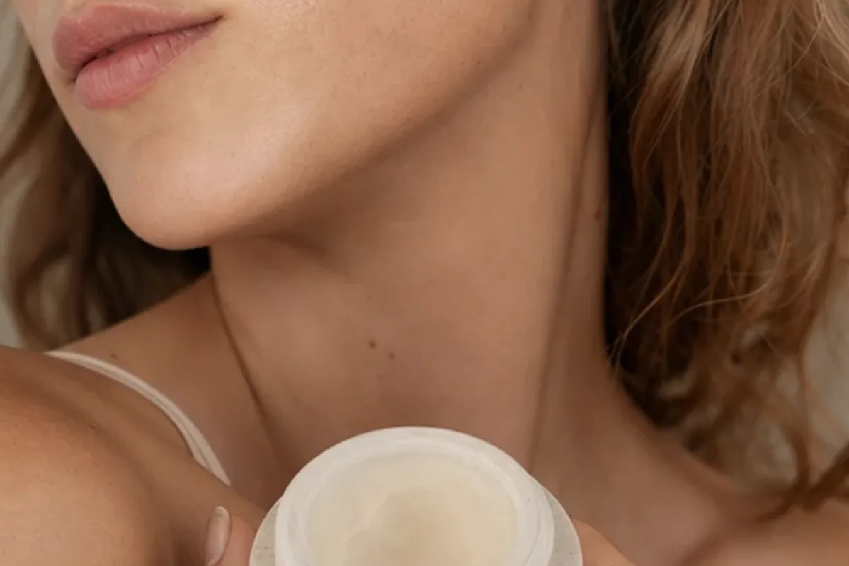Hochwertige Beauty-Inszenierung zu Auswahlkriterien für Männer-Gesichtsreiniger für empfindliche Haut
