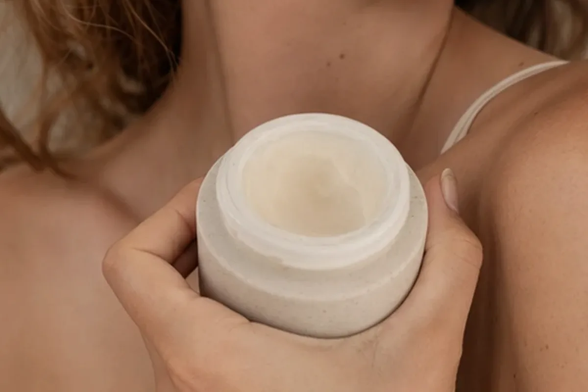 Redaktionelle Detailaufnahme zur Orientierung bei Gesichtsmaske für unreine Haut