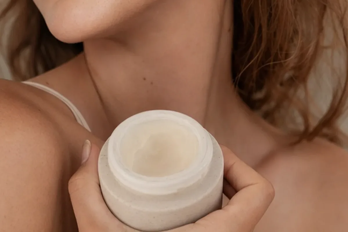 Redaktionelle Detailaufnahme zur Orientierung bei After Shave für empfindliche Haut
