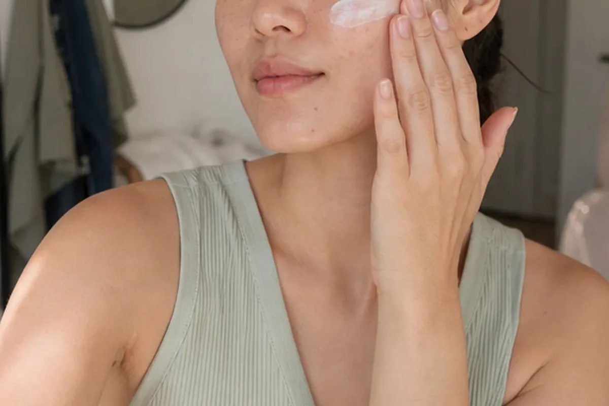 Authentische Beauty-Routine passend zum Thema Elektrische Zahnbürste für empfindliche Haut