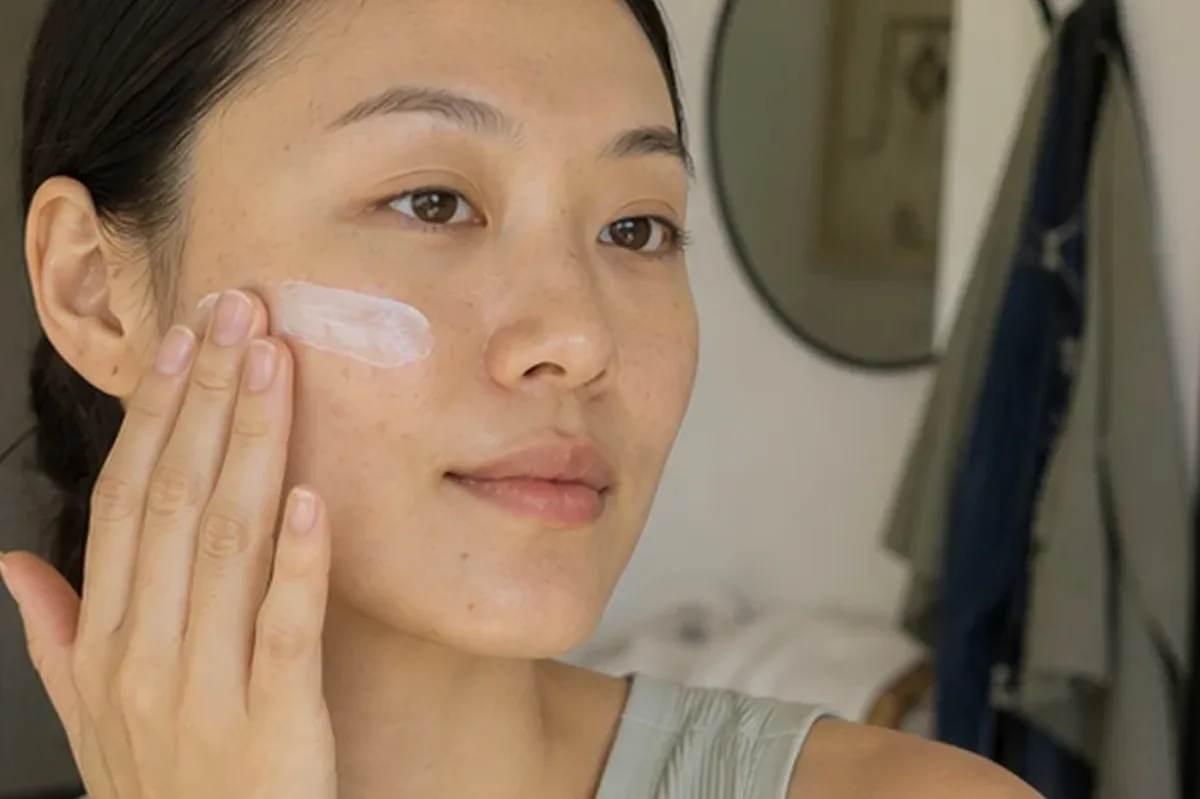 Authentische Beauty-Routine passend zum Thema Kosmetikspiegel mit Premium-Anspruch