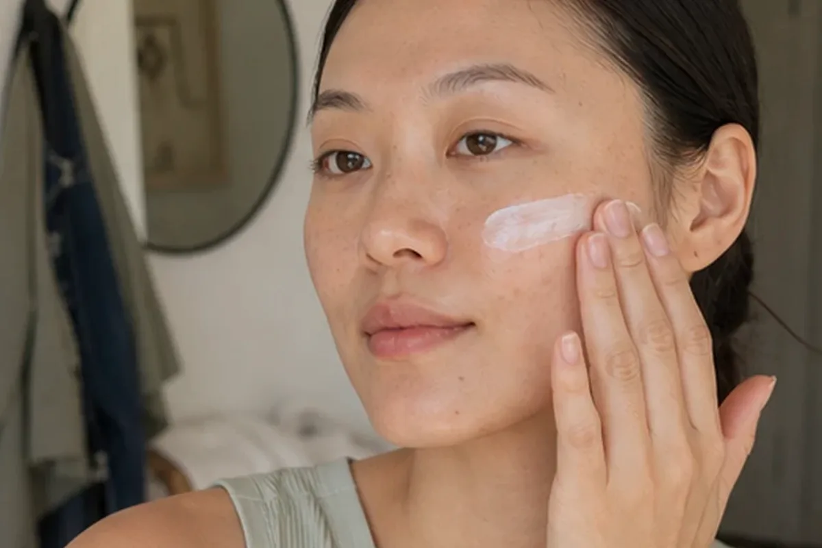 Authentische Beauty-Routine passend zum Thema Glätteisen für feines Haar