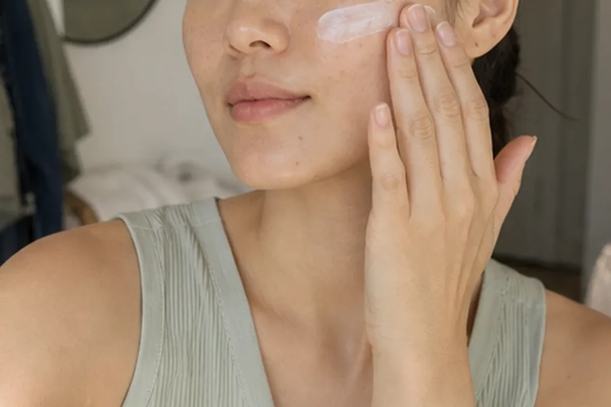 Authentische Beauty-Routine passend zum Thema Chemisches Peeling für unreine Haut