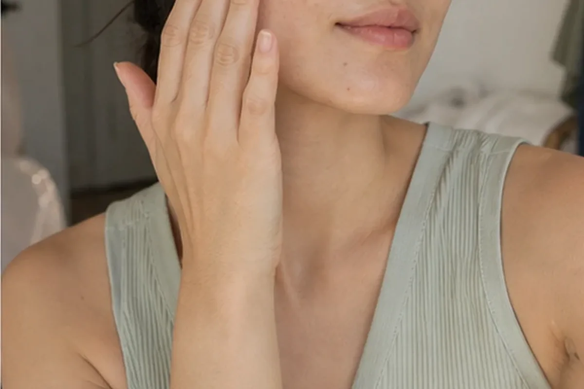 Authentische Beauty-Routine passend zum Thema Reinigungsöl für fettige Haut