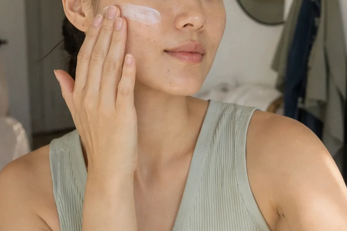 Authentische Beauty-Routine passend zum Thema Glätteisen bei kleinem Budget