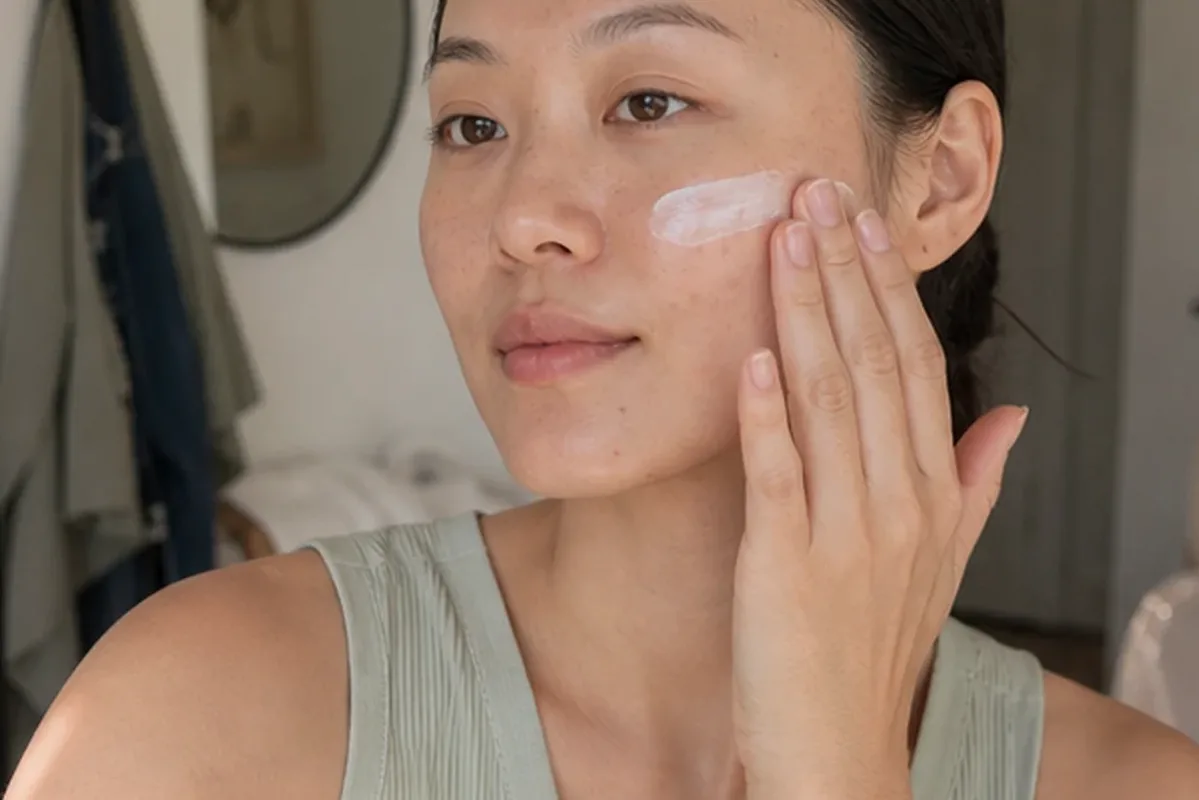 Hochwertige Beauty-Inszenierung zu Auswahlkriterien für Mizellenwasser für Mischhaut