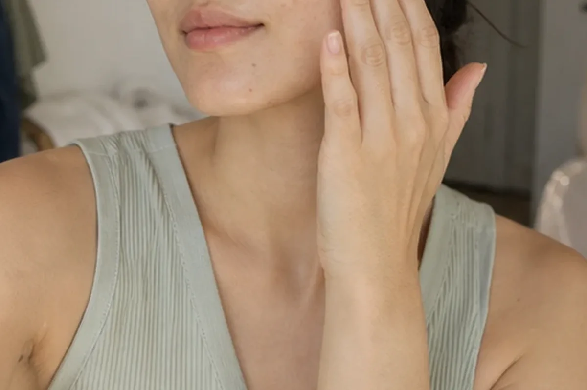 Redaktioneller Beauty-Moment zur Ausgangslage bei Hyaluronsäure
