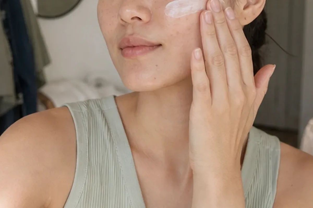 Hochwertige Beauty-Inszenierung zu Auswahlkriterien für Reinigungsöl für fettige Haut