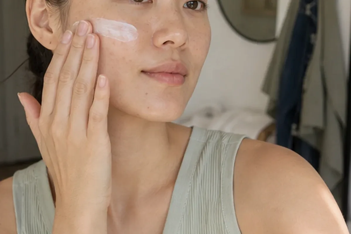 Redaktioneller Beauty-Moment zur Ausgangslage bei Sonnenschutz für fettige Haut