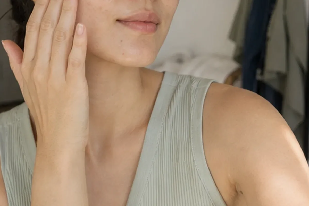 Authentische Beauty-Routine passend zum Thema Chemisches Peeling bei ersten Fältchen